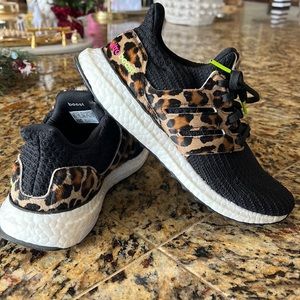 Adidas Ultra Boost Leopard accent shoes